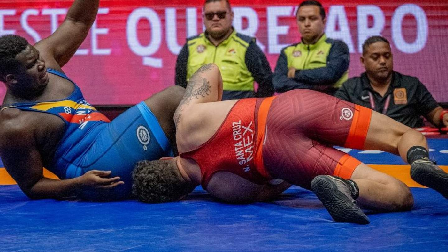  LUCHADOR SONORENSE ASEGURA LUGAR PARA JPJ Y DOS MÁS GANAN MEDALLAS EN QUERÉTARO